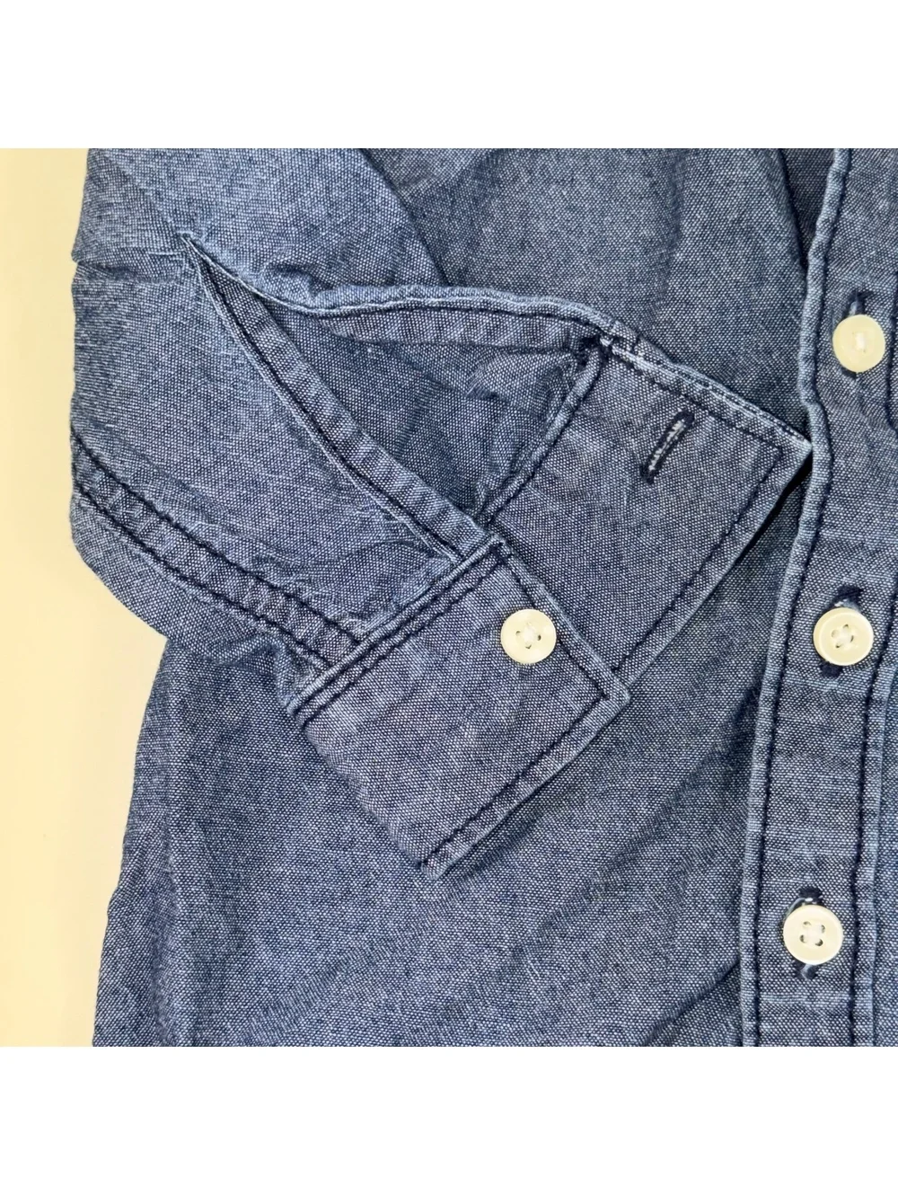Old Navy blue collar